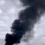 Tym i madh mbi Zhelinë të Tetovës, digjen goma (VIDEO)