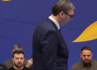 Shikimi i çuditshëm që Zelensky ia bëri Vuçiqit dje në Tiranë