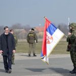 Vuçiç: Serbia eksporton të gjitha armët që mund të prodhojë për shitje