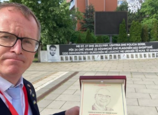 Politikani austriak jep ‘alarmin’: Vuçiç po planifikon luftë në Ballkan! NATO të përgjigjet