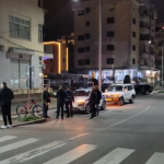 Mrekulli! Ra nga kati i shtatë i një pallati në plazhin e Durrësit, 3-vjeçarja jashtë rrezikut për jetën