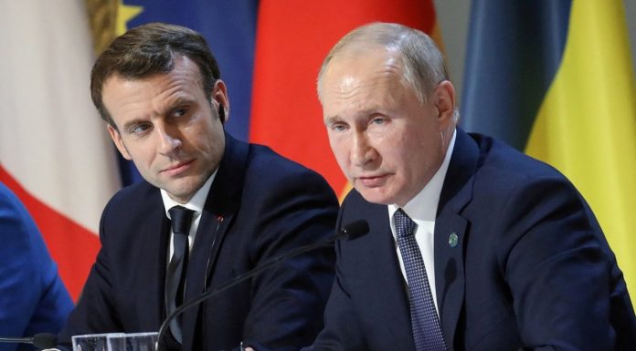 FILE PHOTO: Ukraine summit news conference
