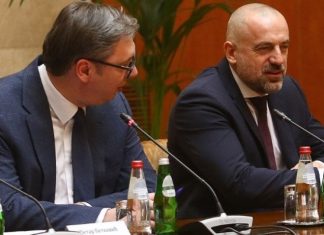 Publikohet “përgjimi” mes Vuçiqit e Radoiçiqit: Do të mbrohemi deri në vdekje (VIDEO)