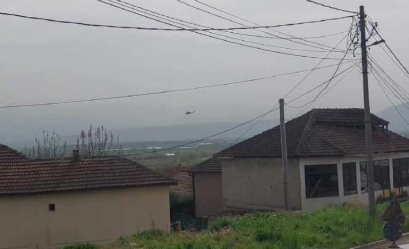 Policët e Maqedonisë me helikopter vërejnë se një person ikte nga Haraçina drejt Kosovës, arrestohet 29-vjeçari