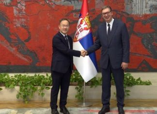 Vuçiç i ‘frikësuar’, i kërkon ndihmë Kinës për të ndalur OKB-në në ‘luftën’ për të vërtetën