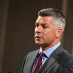 Serbët e Kosovës me pasaporta të Serbisë drejt heqjes së vizave, raportuesi flet për hapat e mbetur