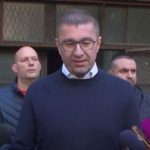 VMRO: LSDM po qëndron para derës në Reçicë për të kërkuar vota (VIDEO)