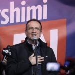 Taravari: Disa lider partiakë lusin natën ata që i shajnë ditën