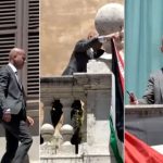 Mjaft ishte mjaft! Ish deputeti italian vendos flamurin palestinez në ballkonin e Dhomës së Përfaqësuesve në Romë