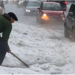 ‘Çmendet’ moti! Breshëri bën ‘kërdinë’ në këtë vend (VIDEO)