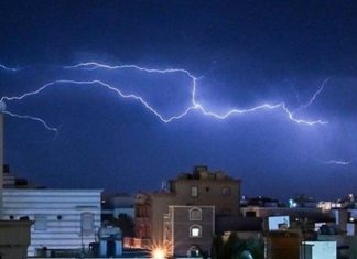 ‘Çmendet’ moti në këtë vend, rrufetë ‘bëjnë namin’, vrasin 74 njerëz