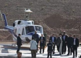 Pak para aksidentit, del fotoja e presidentit Raisi para se të hipi në helikopterin që u rrëzua