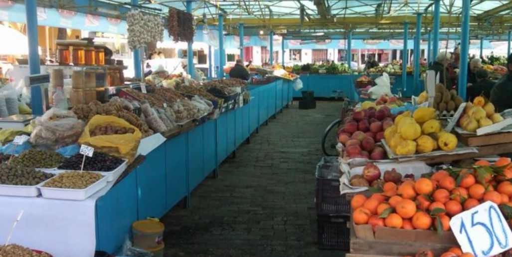 Rriten çmimet e frutave dhe perimeve në RMV