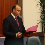 Betimi i Kryeparlamentarit, kabineti i Gashit: Gjuha shqipe garantohet me kushtetutë!