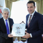 Ali Ahmeti sot do të marrë titullin “Qytetar Nderi” i Tiranës