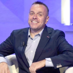 Ervin Karamuço zbardh detaje për politikanin e lartë shqiptar që ndihmoi në arratisjen e Nikolla Gruevskit, e fshehu për një natë në Tiranë, ja çfarë ka zbuluar sistemi TIMS