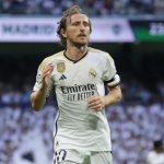 Modric refuzoi dy oferta të mëdha për të qëndruar në Real Madridi, madje ka ulur edhe pagën