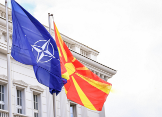 Zyrtari i NATO-s: Maqedonia e Veriut hyri në Aleancë me emrin e ri kushtetues