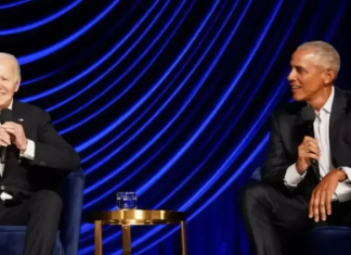 Presidentit Biden i ndodh e papritura në skenë, Obama e tërheq për krahu (VIDEO)