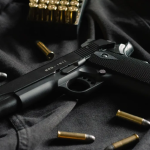 Një arsenal armësh dhe municioni është gjetur gjatë kontrollit të dy personave në Hasanbeg të Shkupit