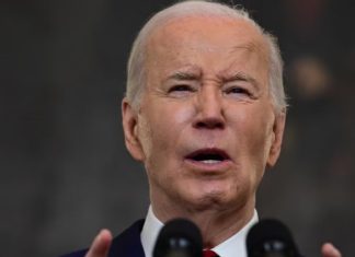 I drejtoi pyetjet e dhëna nga ekipi elektoral i tij, jep dorëheqjen gazetarja pas intervistës me Biden