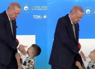 Vogëlushi nuk i puthi dorën, Erdogan bën veprimin e pazakontë, pamjet bëjnë xhiron e rrjetit (VIDEO)