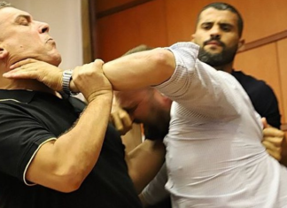 Momenti kur Tedi Blushi përplaset fizikisht me Halit Valterin në kuvend