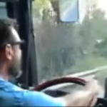 Shoferi i autobusit në Korfuz kërcënon dhe ofendon turistët shqiptarë, qytetarja: Filloi me kriza dhe më pas na ofendoi