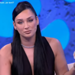 Fejohet Erjola Doçi? Ja unaza me gur të çmuar në gishtin e fejesës