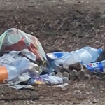 Shëtitorja në Sllupçan e mbushur me mbeturina, apelohet që qytetarët të mos e ndotin ambientin