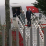 Presidenti Recep Tayyip Erdogan mbërrin në Rinas
