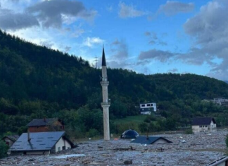 “Xhamisë i mbetet jashtë vetëm minarja”, raportohet për viktima nga përmbytjet në Bosnjë dhe Hercegovinë
