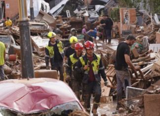 Kryeministri spanjoll i kërkon ndihmë BE-së pasi vendi po vuan pasojat e përmbytjeve katastrofike