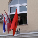 Sinani e vendos Flamurin Kombëtar në zemër të Preshevës