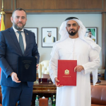 Arrihet marrëveshje për njohje reciproke të patent shoferëve mes Maqedonisë së Veriut dhe Emirateve të Bashkuara Arabe