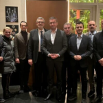 Mickoski takon familjen Rusi në SHBA: Ata janë shembull i shqiptarëve të suksesshëm nga Maqedonia