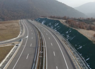 Autostrada prej 2 km Shkup-Bllacë është gati, por nuk lidhet askund