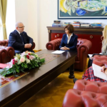 Takim i presidentes Siljanovska Davkova me drejtorin e Agjencisë për mërgatë