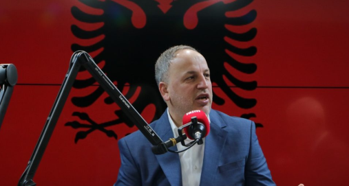 Info Shqip: Azizi: Urime, diplomat e Medresesë të barabarta me të gjitha shkollat e mesme