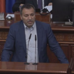 Mexhiti mungon në Kuvend, Bexheti i dërgon porosi: Është në Vizbeg, aty ku ka vendosur “bilborde”! Le t’i numërojë sa kazino ka hapur ose sa ka mbyllur
