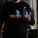 Kërçovë, lokalet ndryshojnë uniformat, bluza me mbishkrimin “Drejtësi” janë bërë simbol i mbështetjes për Kreshnikun
