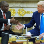 Trump sulmon presidentin e Afrikës së Jugut në Zyrën Ovale për “gjenocidin ndaj të bardhëve”! Ramaphosa i përgjigjet: Më vjen keq, nuk kam një avion për t’ju dhënë