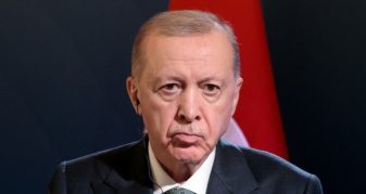 Info Shqip: Erdogan i bën thirrje që SHBA-të të “rishikojnë urgjentisht” vendimin për të bllokuar zyrtarët palestinezë nga OKB