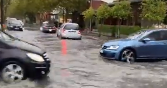 Info Shqip: Stuhia dhe era e fortë mbërthejnë Shqipërinë, përmbytet Durrësi