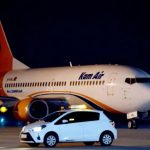 I fshehur në rrotat e avionit, udhëtimi tronditës i 13- vjeçarit