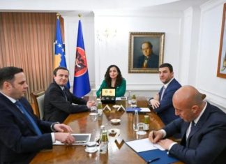Mosformimi i Qeverisë së re në Kosovë, shteti rrezikon mospagimin e pensioneve, pagave dhe shërbimeve