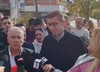 “Struga mora da se zeme ” Mickoski i prer me strukturat e VMRO-së në Strugë : Jemi afër qëllimit