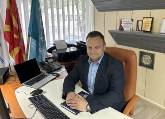 Sabotohen fluturimet çarter me votues shqiptarë nga diaspora?