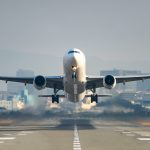 Piloti zbulon rrezikun që ndodh nëse lëvizni nga vendi para nisjes së avionit