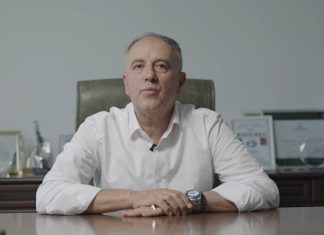 Kandidati për kreun e Strugës Mendi Qyra e akuzon kundërshtarin për blerje votash